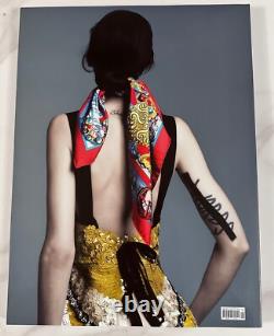 Exhibtion Magazine Silk issue 2014 No. 4 Dan Tobin Smith, Solve Sundsbo with Box