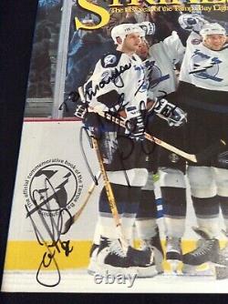 1ère Édition Tampa Bay Lightning Magazine Lightning Strikes Signé Hockey 1992