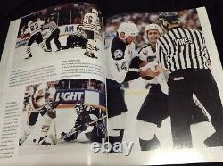 1ère Édition Tampa Bay Lightning Magazine Lightning Strikes Signé Hockey 1992