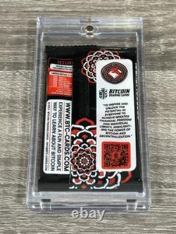 Bitcoin Magazine n°1, 1er numéro, noté CGC 9,6 + paquet scellé de cartes à collectionner BTCTC