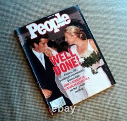 Carolyn Bessette Kennedy Magazines 1999 Vanity Fair et People du mariage d’octobre 1996