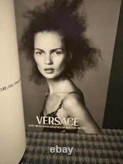 Catalogue automne/hiver 1996-1997 de haute couture Gianni Versace, Kate Moss, Richard Avedon
