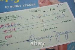 Diapositive Vtg BETTIE PAGE + Livre Comment Photographier la Figure Bunny Yeager Autographe