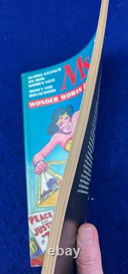 Excellente copie ! Premier numéro du magazine Ms, 1972, Wonder Woman présidente