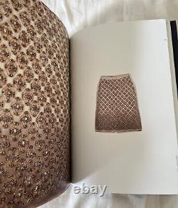 Jupes PRADA Waist Down par Miuccia livre archive de mode vintage 1ère édition