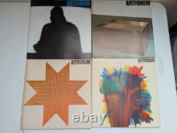Lot de 56 numéros uniques du magazine Artforum vintage - années 1960 et 1970 Bon état