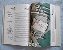 MODERN BRIDE Magazine relié Vol. 1 No. 1 Automne 1949 Premier numéro Signet signé