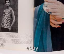 Ruth Neumann Derujinsky BALENCIAGA Givenchy HARPERS BAZAAR Novembre 1960 Freud